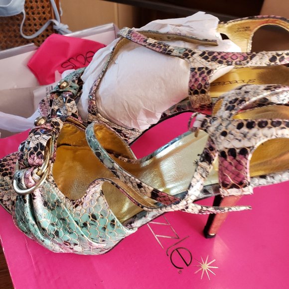 shoe dazzle - Picture 1 of 3